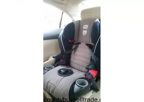 Britax booster/car seat (excellent condition)