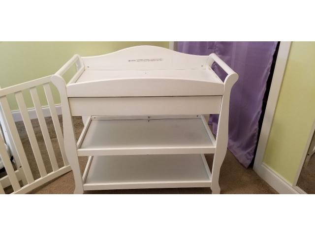 Cribs Changing Table Glider Chair In Fredonia Ozaukee